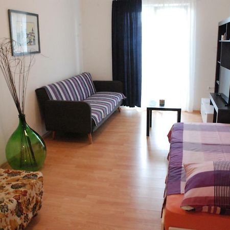 Apartmani Radin Rosini Exteriör bild