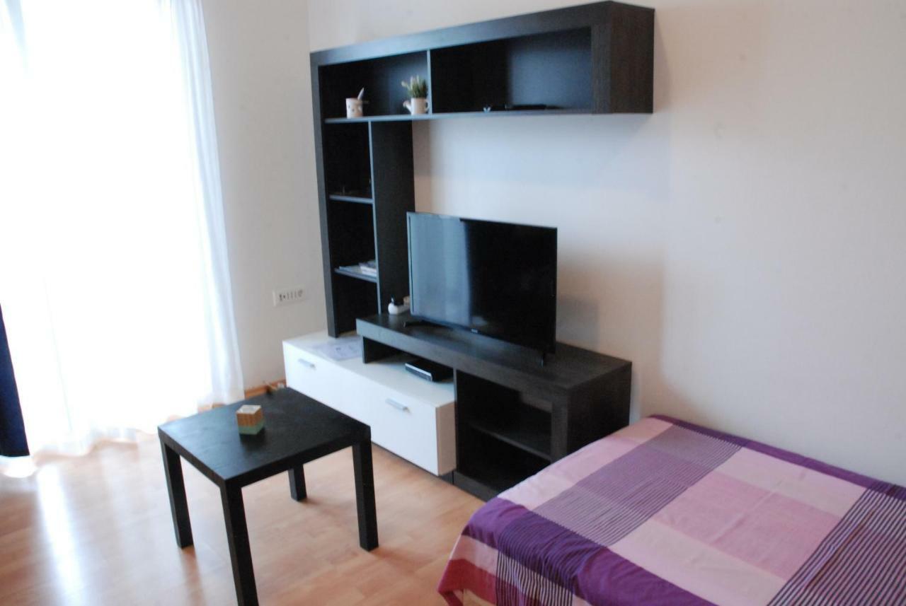 Apartmani Radin Rosini Exteriör bild