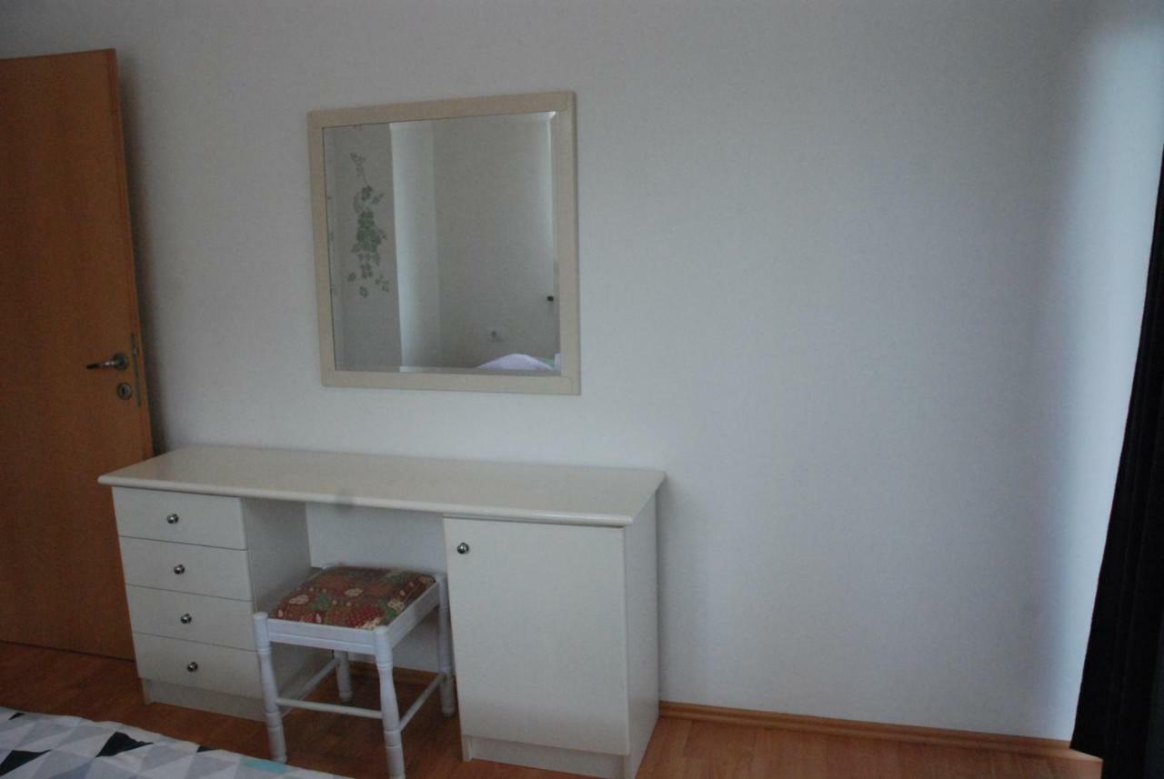 Apartmani Radin Rosini Exteriör bild