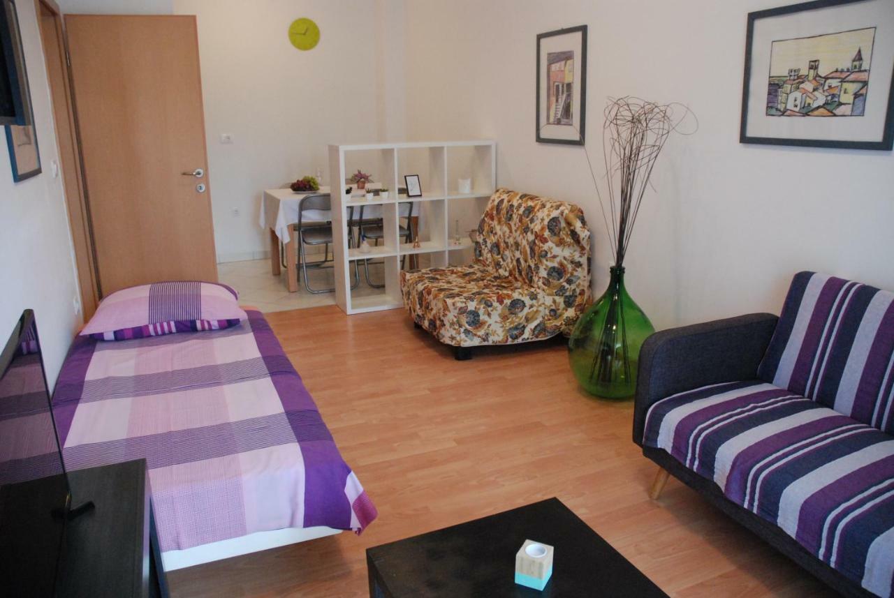 Apartmani Radin Rosini Exteriör bild