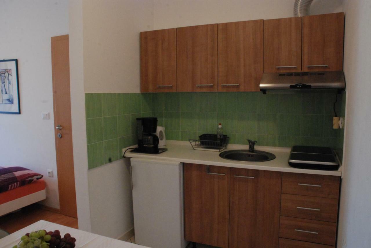 Apartmani Radin Rosini Exteriör bild