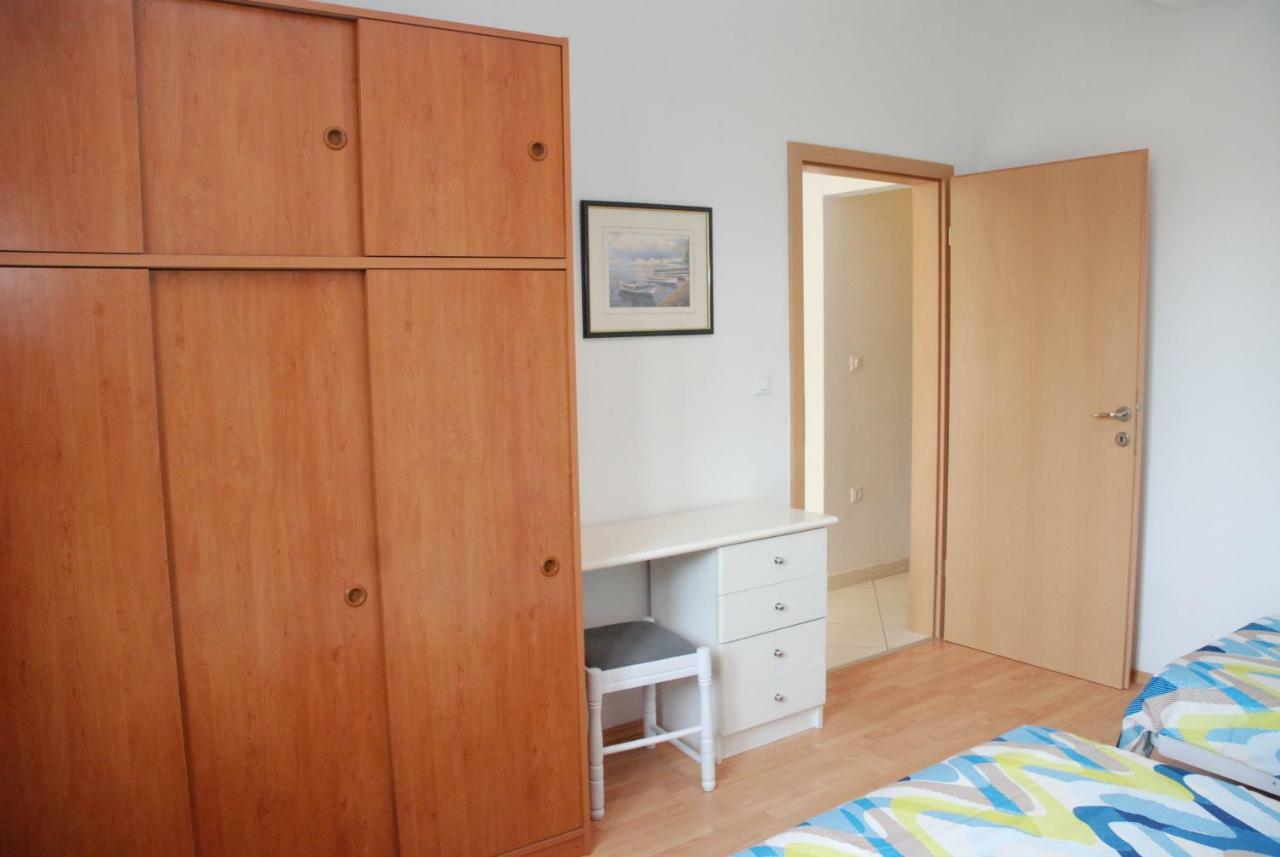 Apartmani Radin Rosini Exteriör bild